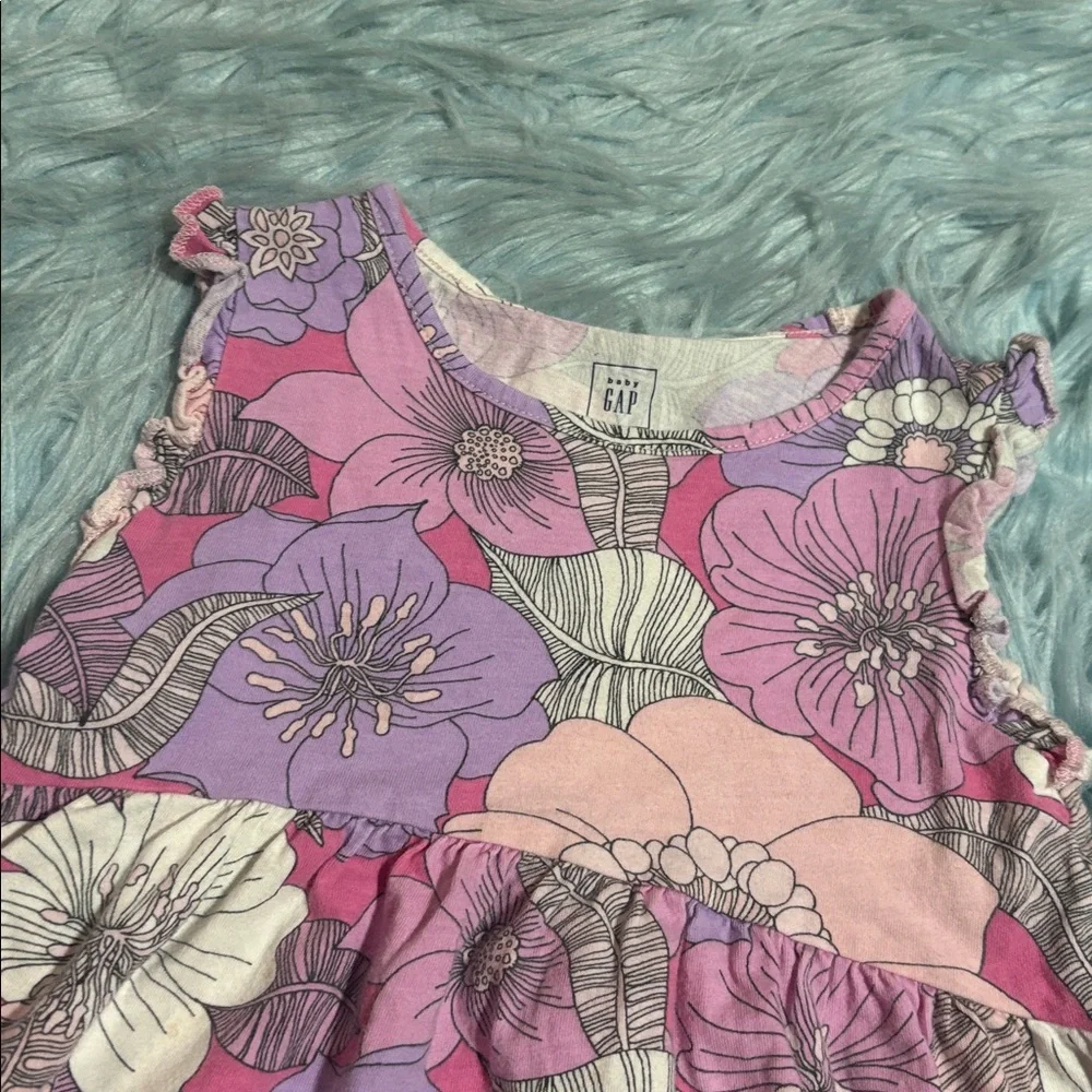 GAP ruffle top playful